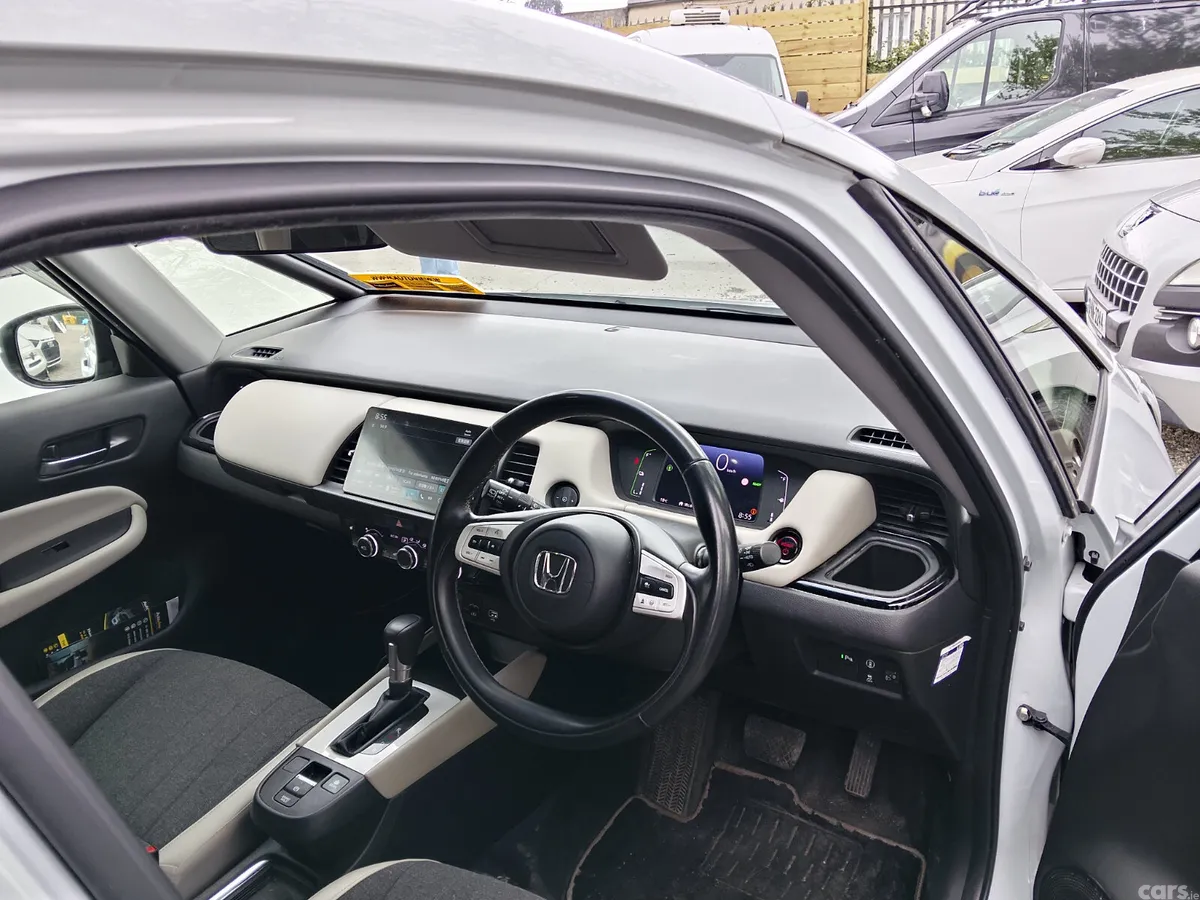 Honda Fit Hatchback, Petrol Hybrid, 2021, Grey