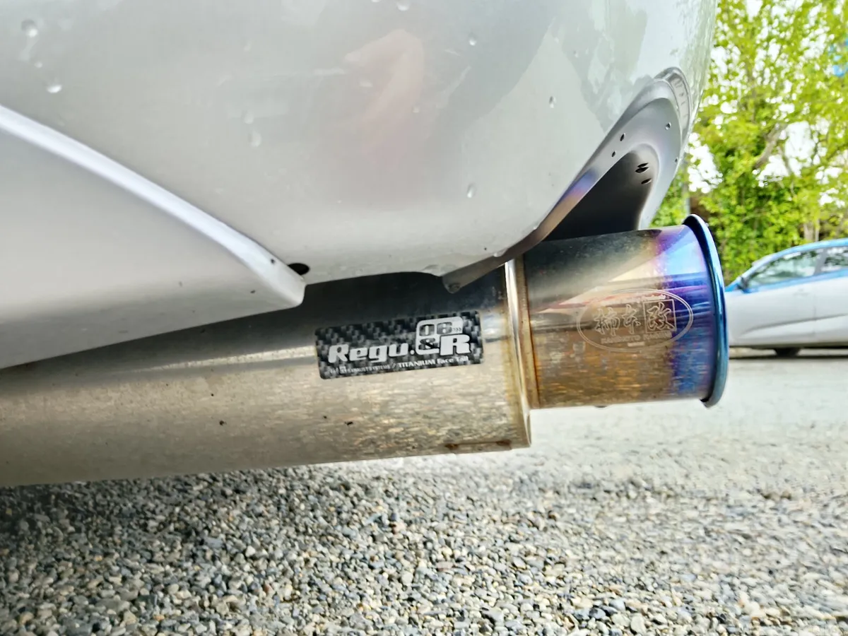Subaru Legacy Saloon, Petrol, 2004, Silver