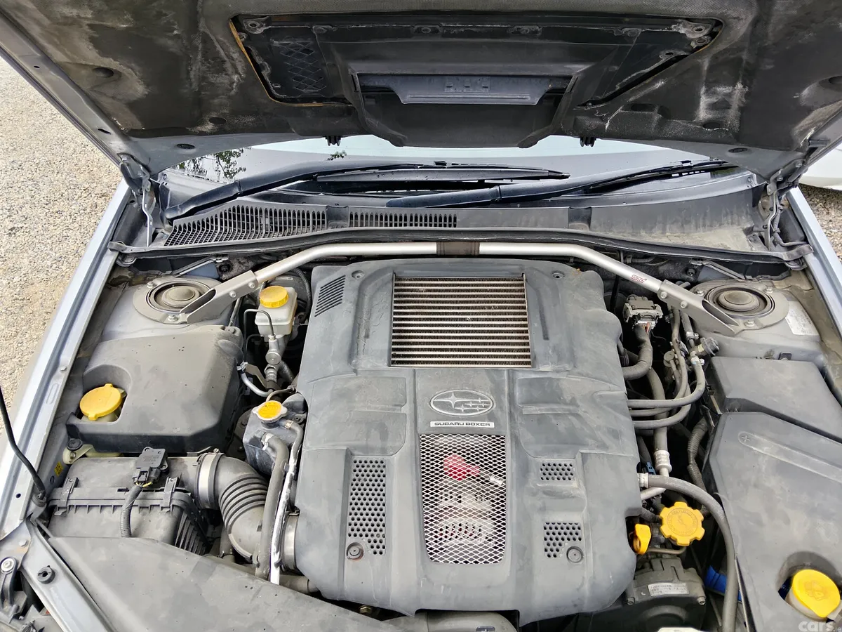 Subaru Legacy Saloon, Petrol, 2004, Silver