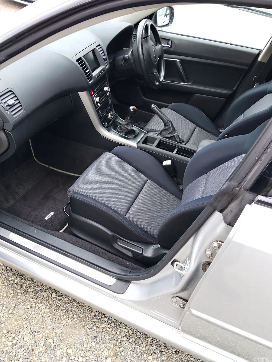 Subaru Legacy Saloon, Petrol, 2004, Silver