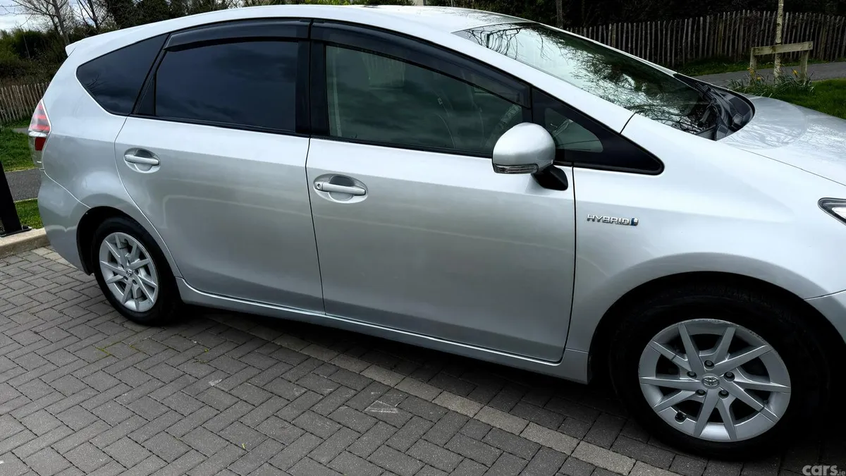 Toyota Prius Hatchback, Petrol Hybrid, 2016, Silver