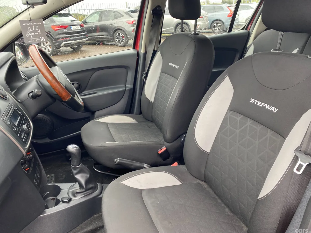 Dacia Sandero Stepway Hatchback, Diesel, 2017, Red