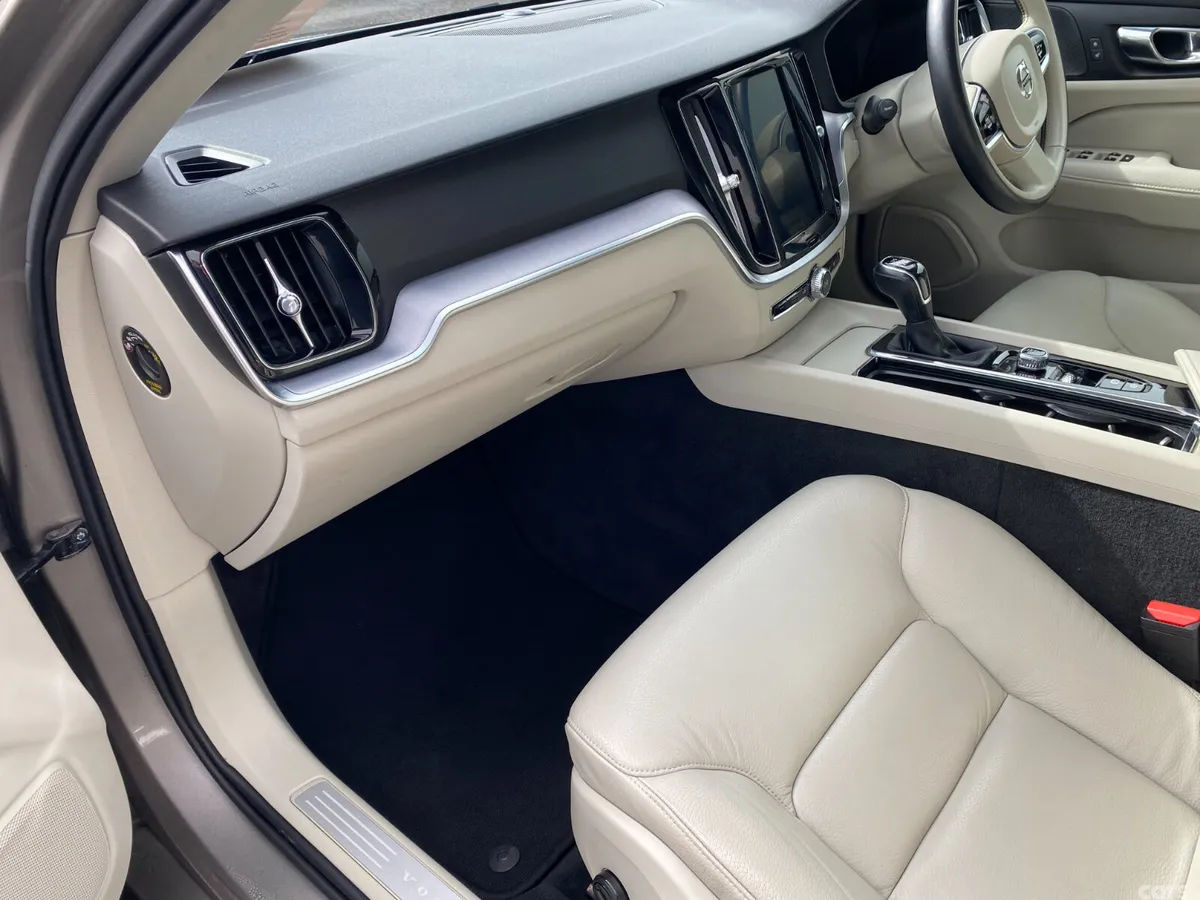 Volvo V60 Estate, Diesel, 2019, Grey