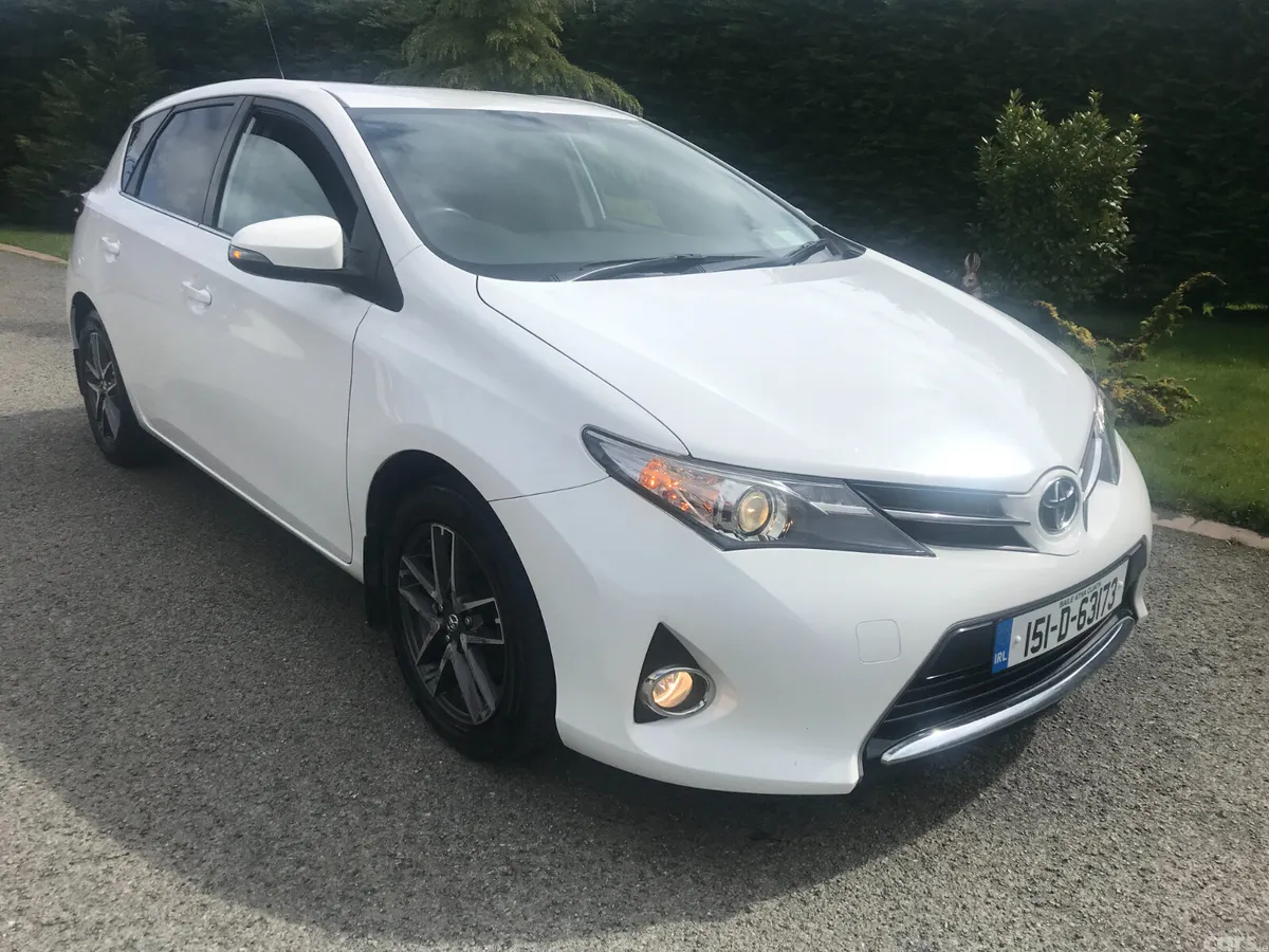 Toyota Auris Hatchback, Petrol, 2015, White
