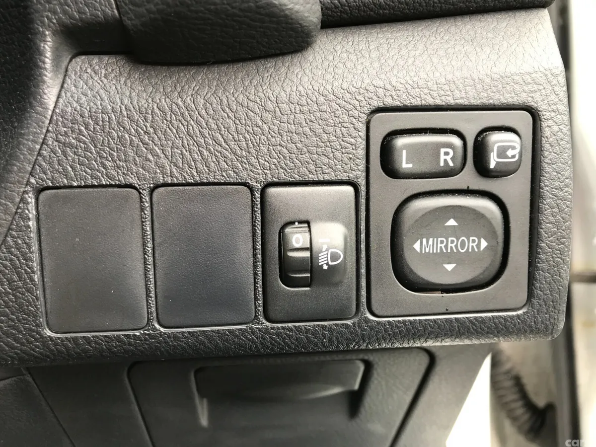 Toyota Auris Hatchback, Petrol, 2015, White