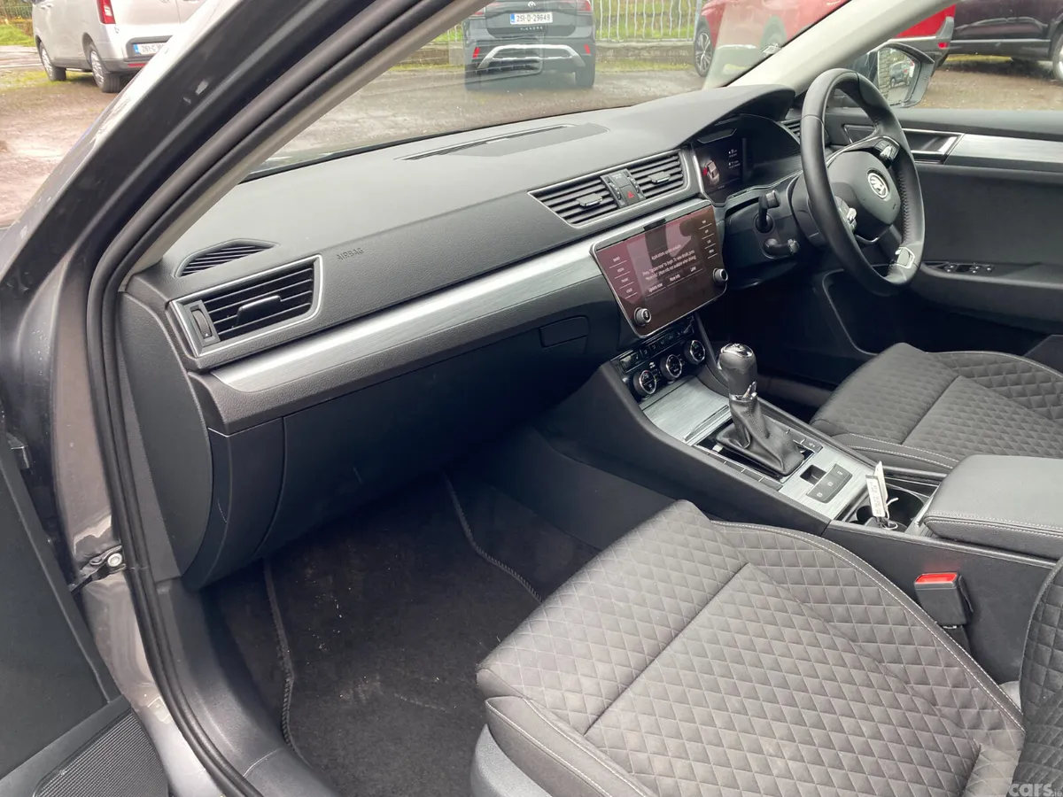 Skoda Superb Saloon, Diesel, 2022, Grey