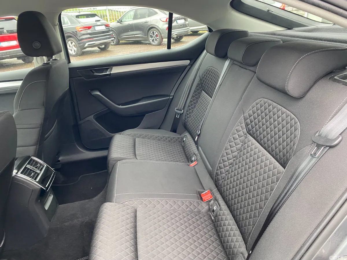 Skoda Superb Saloon, Diesel, 2022, Grey