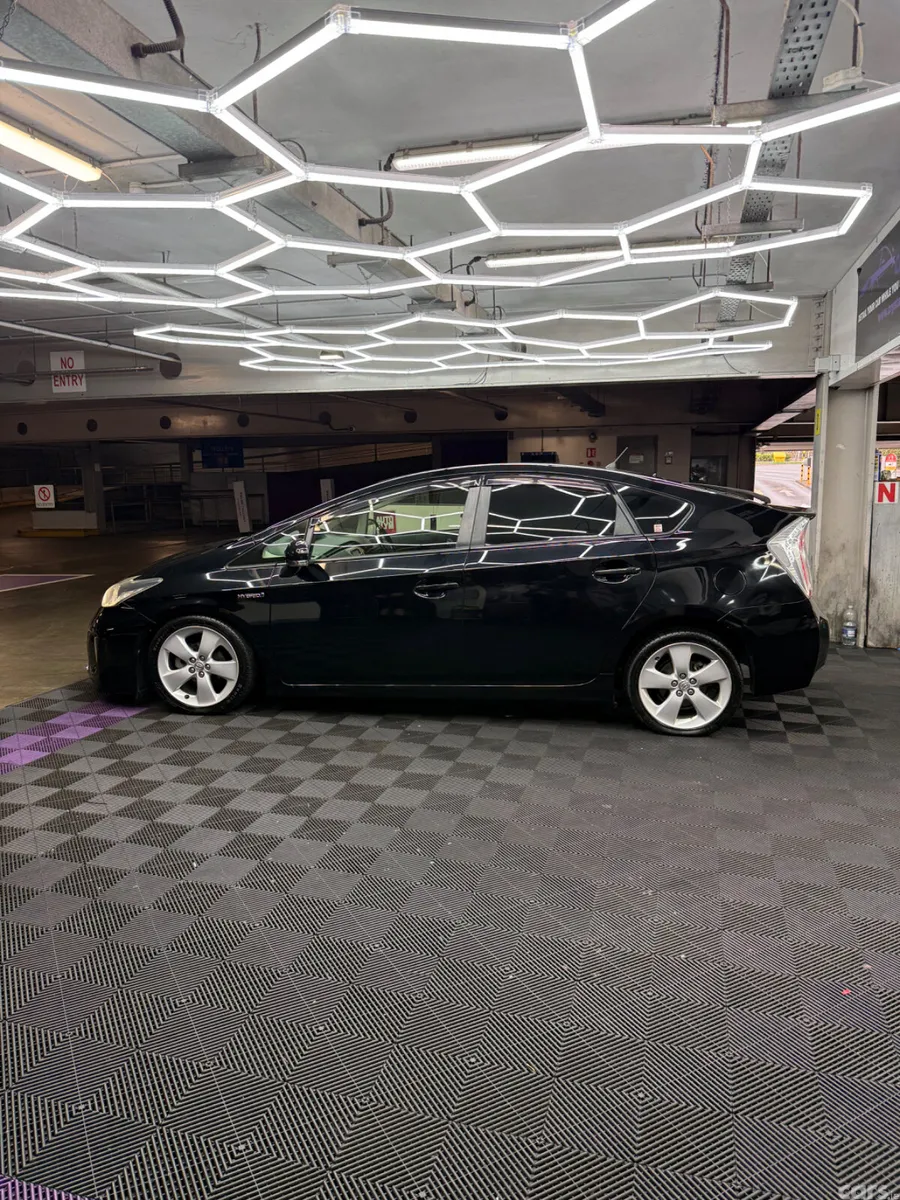 Toyota Prius Saloon, Petrol Hybrid, 2012, Black