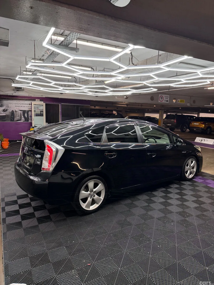 Toyota Prius Saloon, Petrol Hybrid, 2012, Black