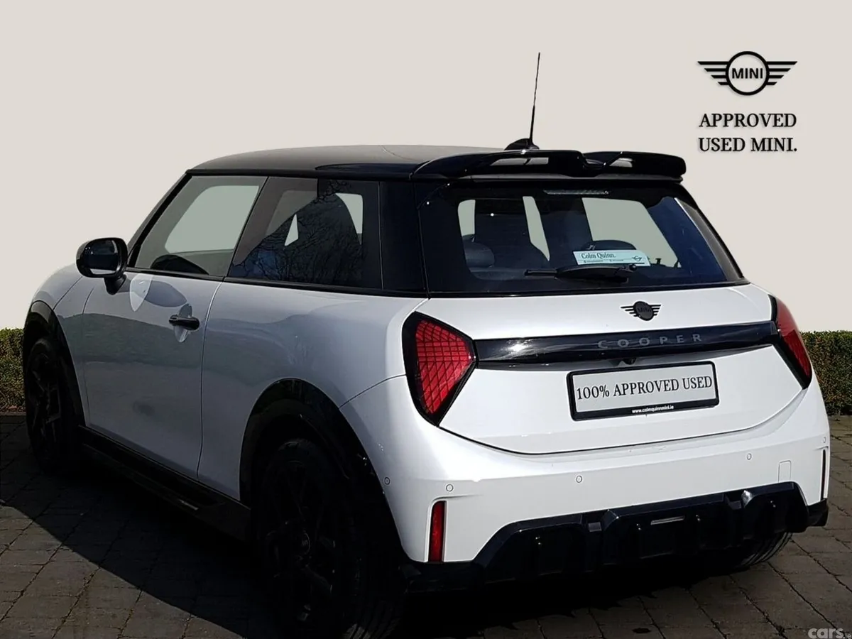 Mini Cooper Hatchback, Petrol, 2025, White