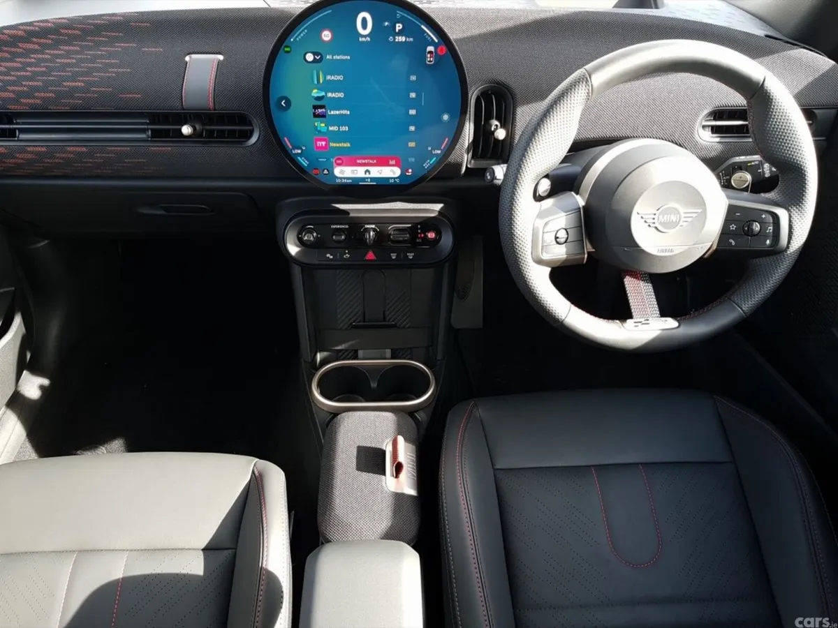 Mini Cooper Hatchback, Petrol, 2025, White