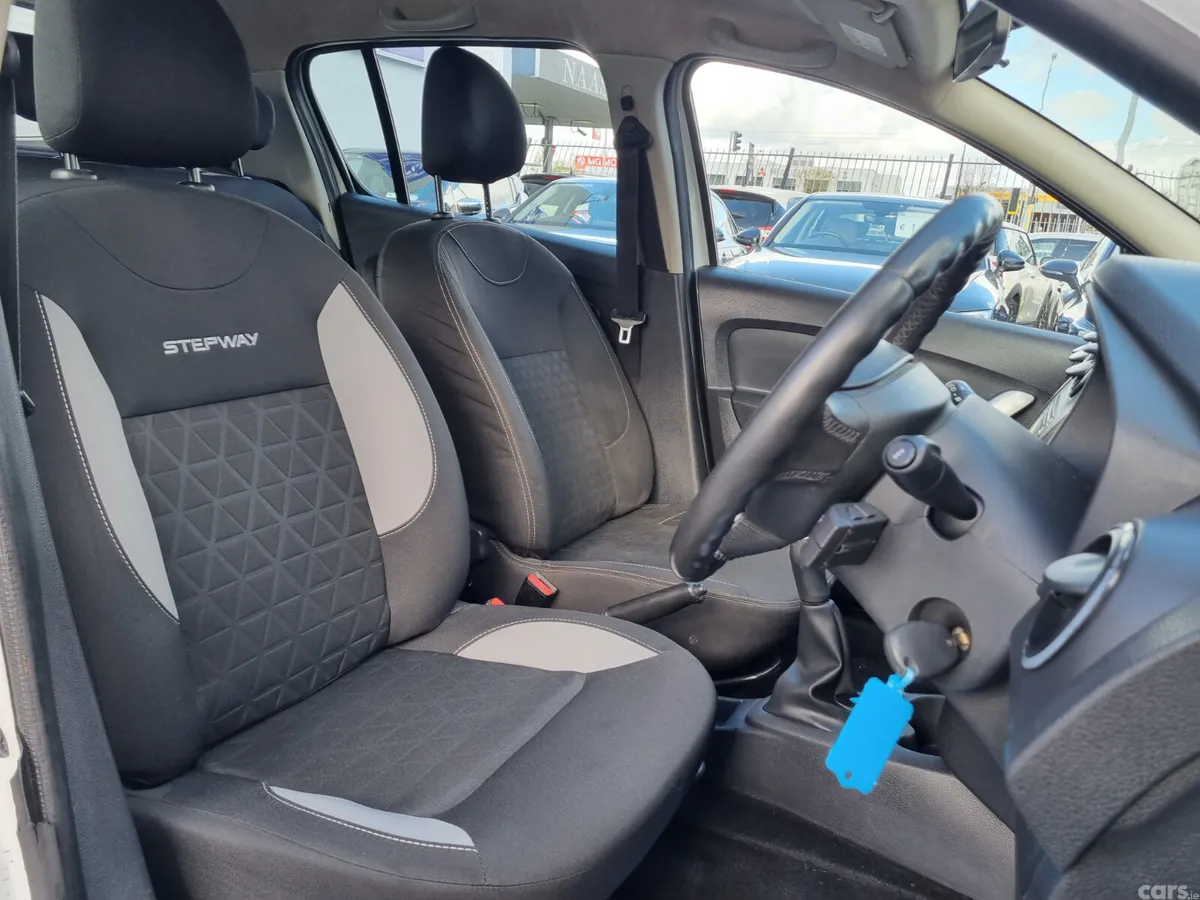 Dacia Sandero Hatchback, Petrol, 2016, White