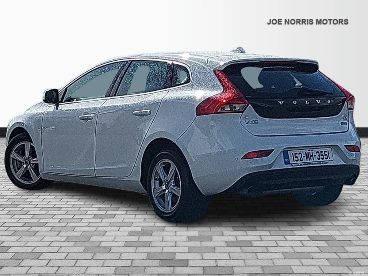 Volvo V40 Hatchback, Petrol, 2015, White