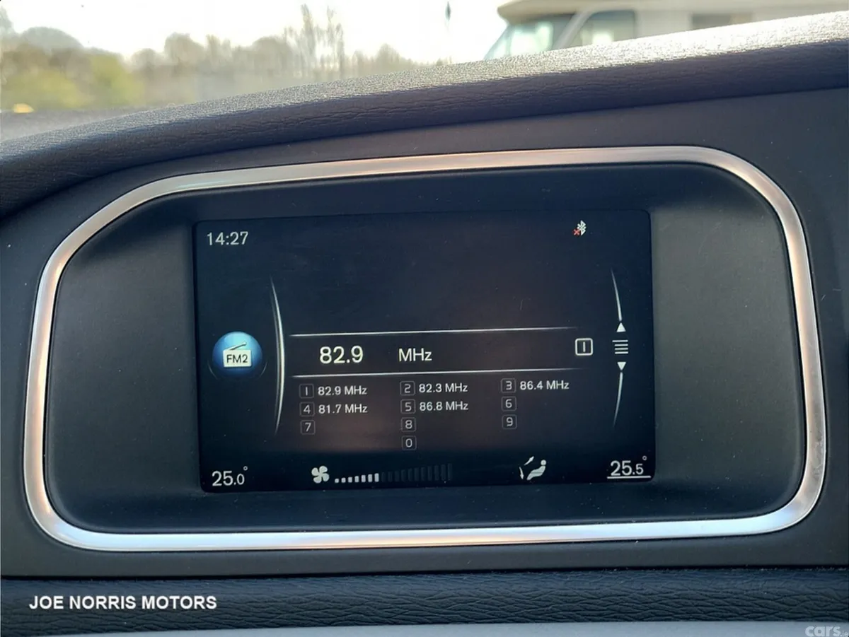 Volvo V40 Hatchback, Petrol, 2015, White