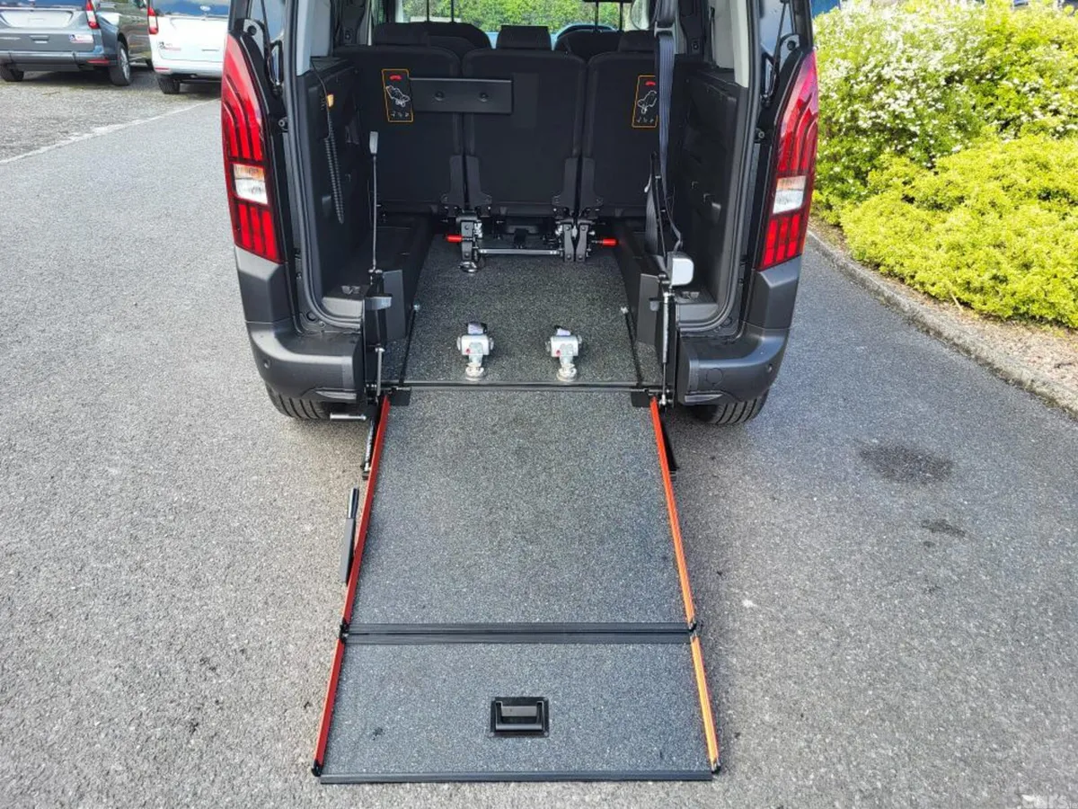 Peugeot Rifter MPV, Diesel, 2026, Black