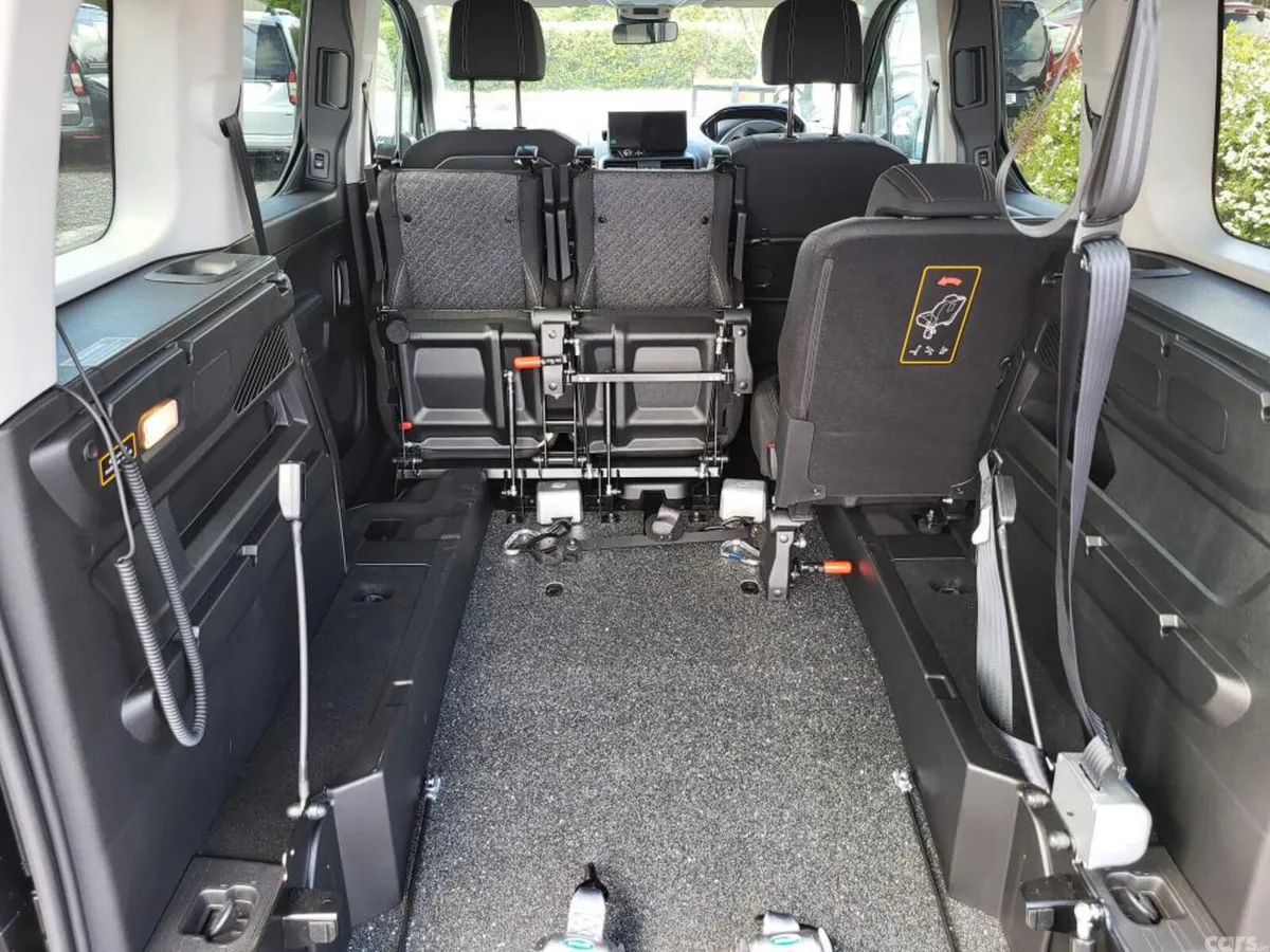 Peugeot Rifter MPV, Diesel, 2026, Black