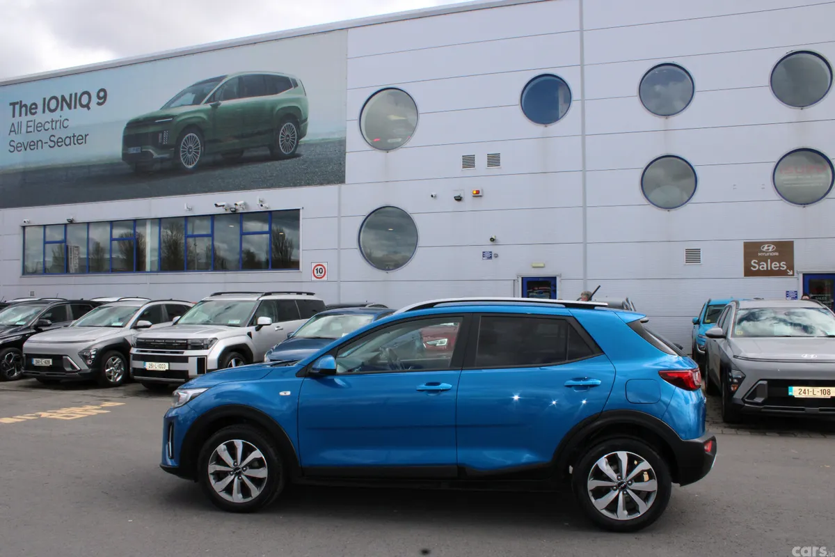 Kia Stonic Estate/Jeep, Petrol, 2023, Blue