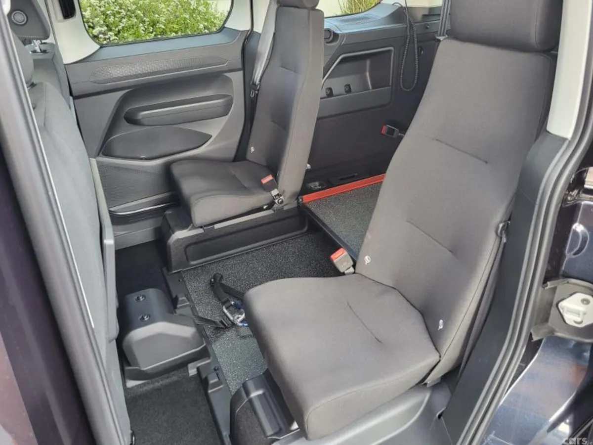 Ford Tourneo Connect MPV, Diesel, 2026, Blue
