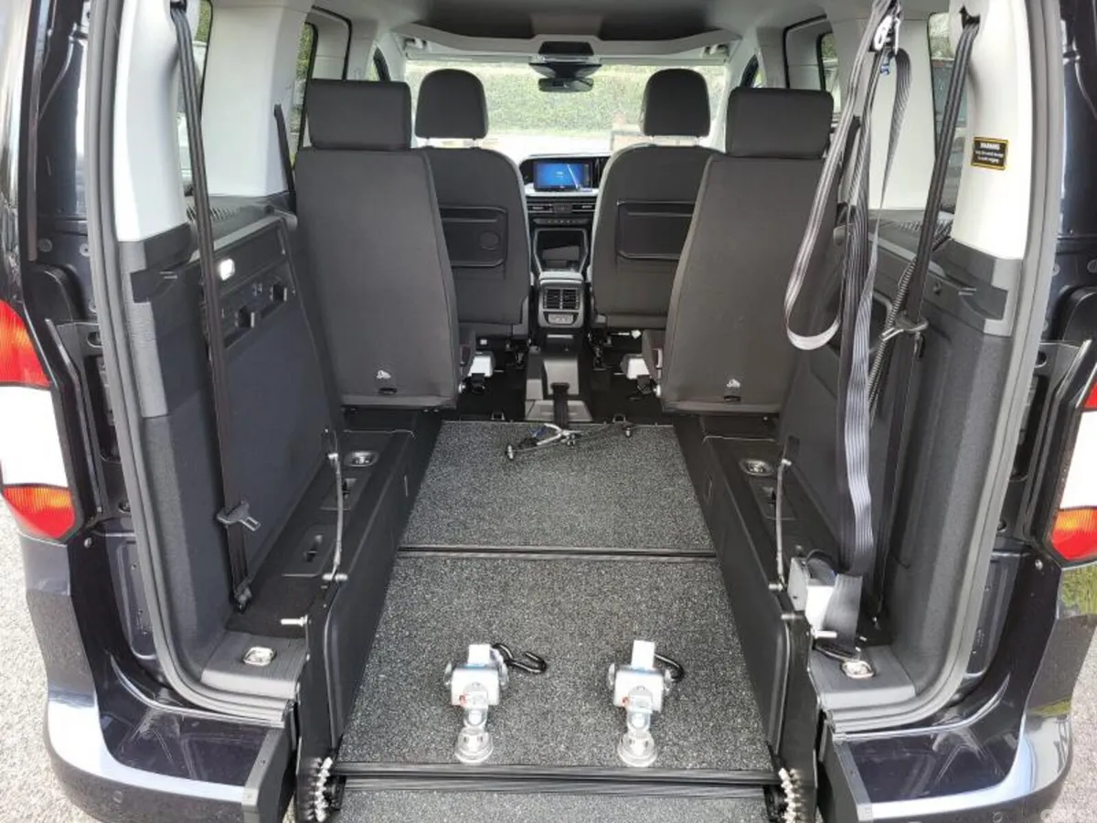 Ford Tourneo Connect MPV, Diesel, 2026, Blue