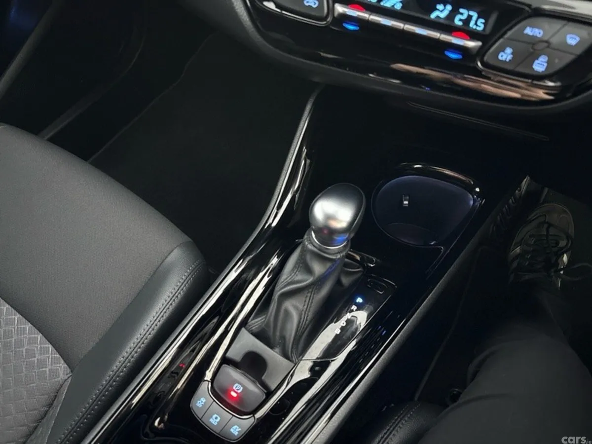 Toyota C-HR SUV, Petrol Hybrid, 2023, Grey