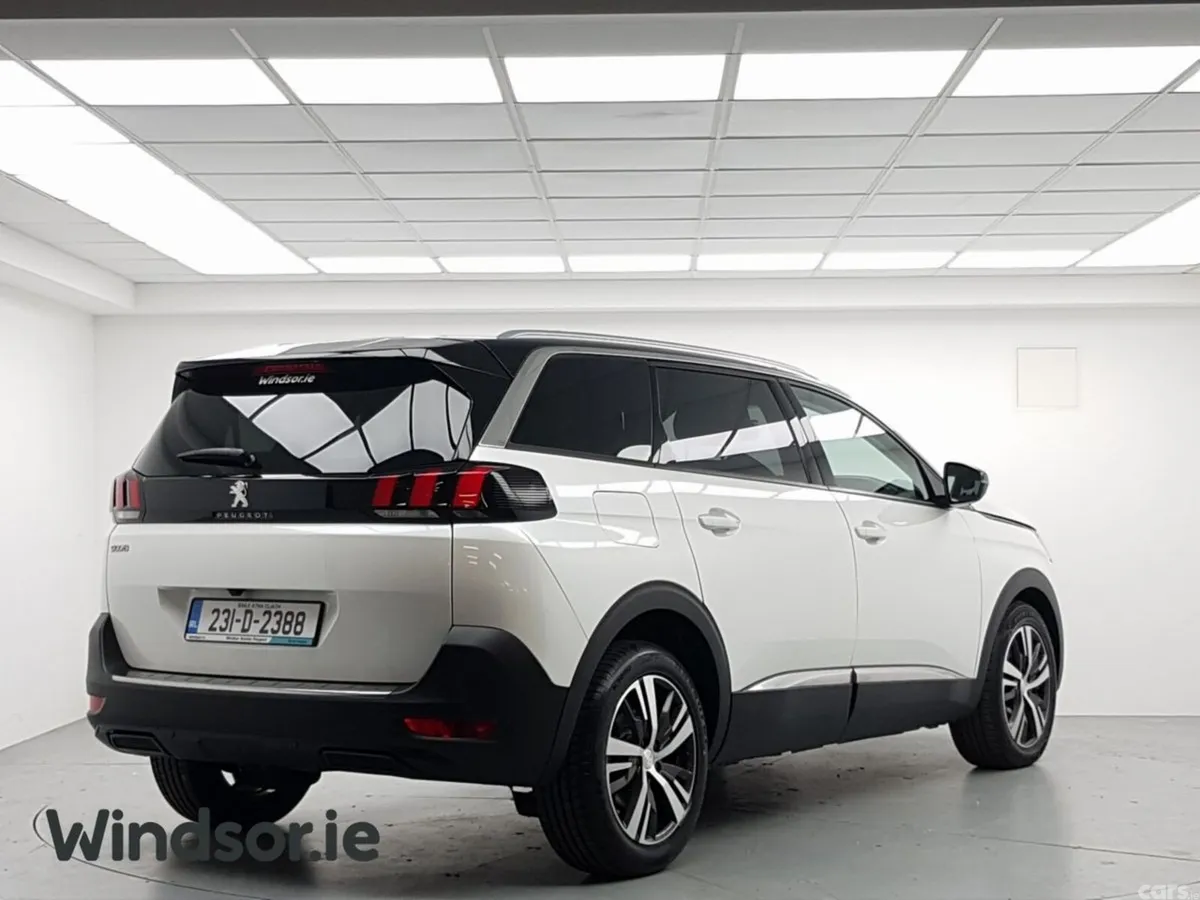 Peugeot 5008 MPV, Petrol, 2023, White