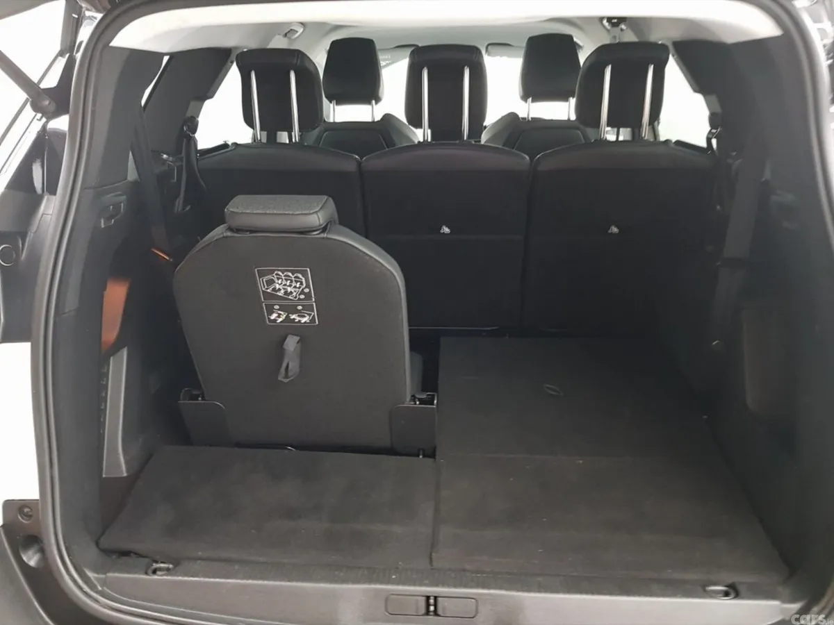 Peugeot 5008 MPV, Petrol, 2023, White