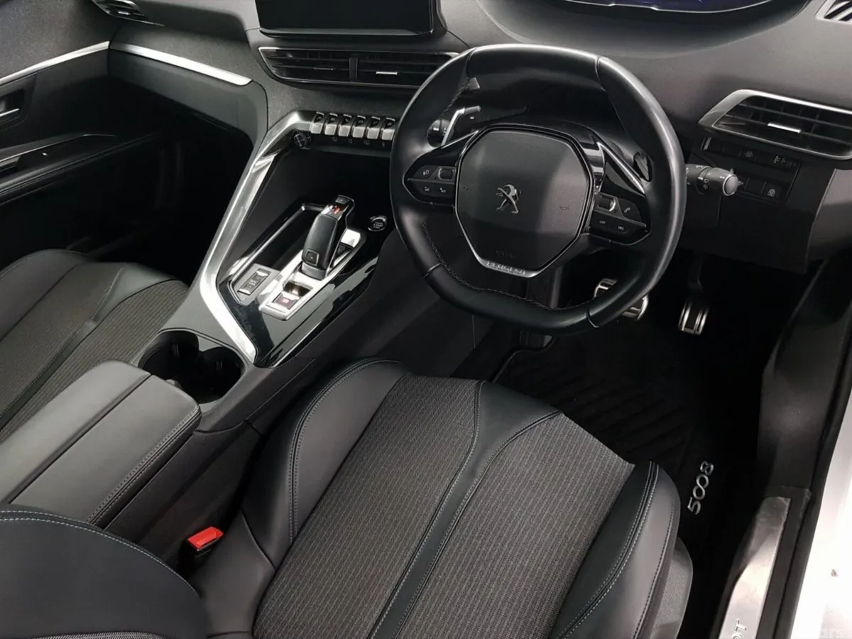 Peugeot 5008 MPV, Petrol, 2023, White