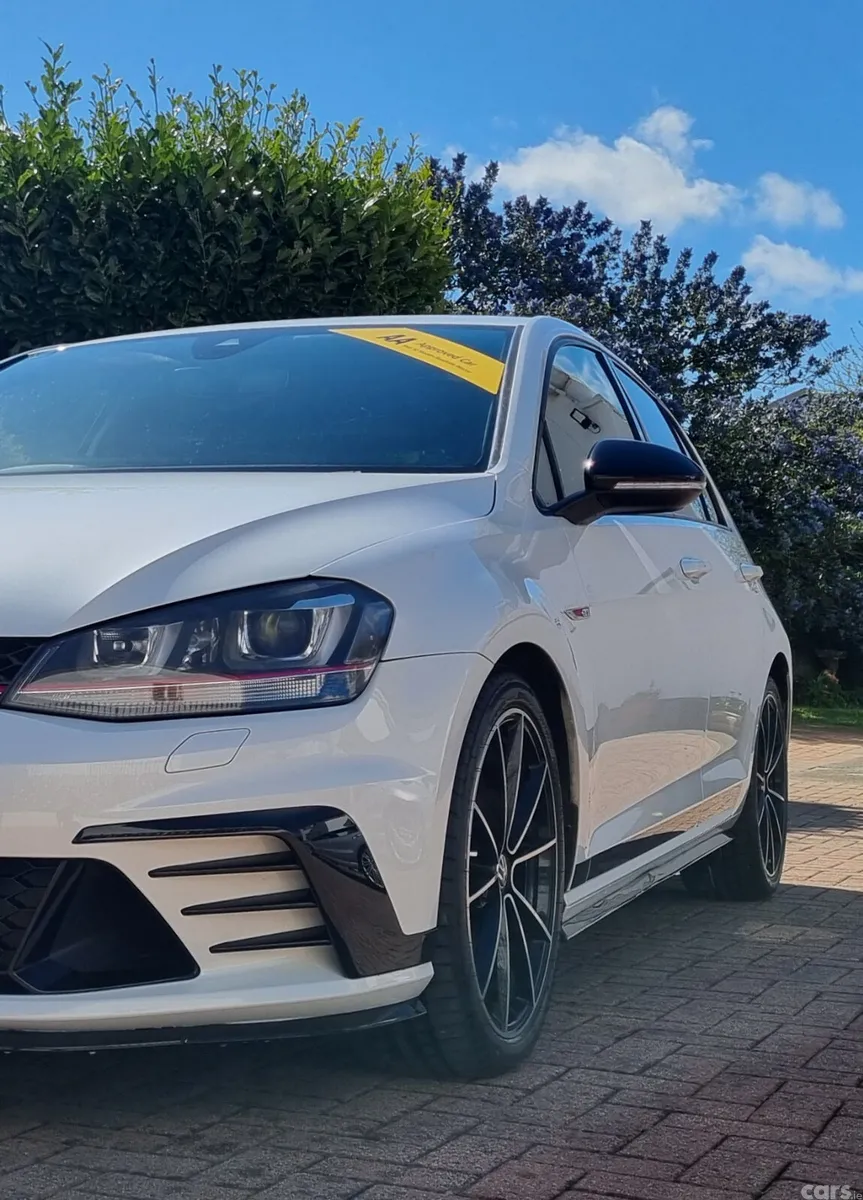 Volkswagen Golf Hatchback, Petrol, 2016, White