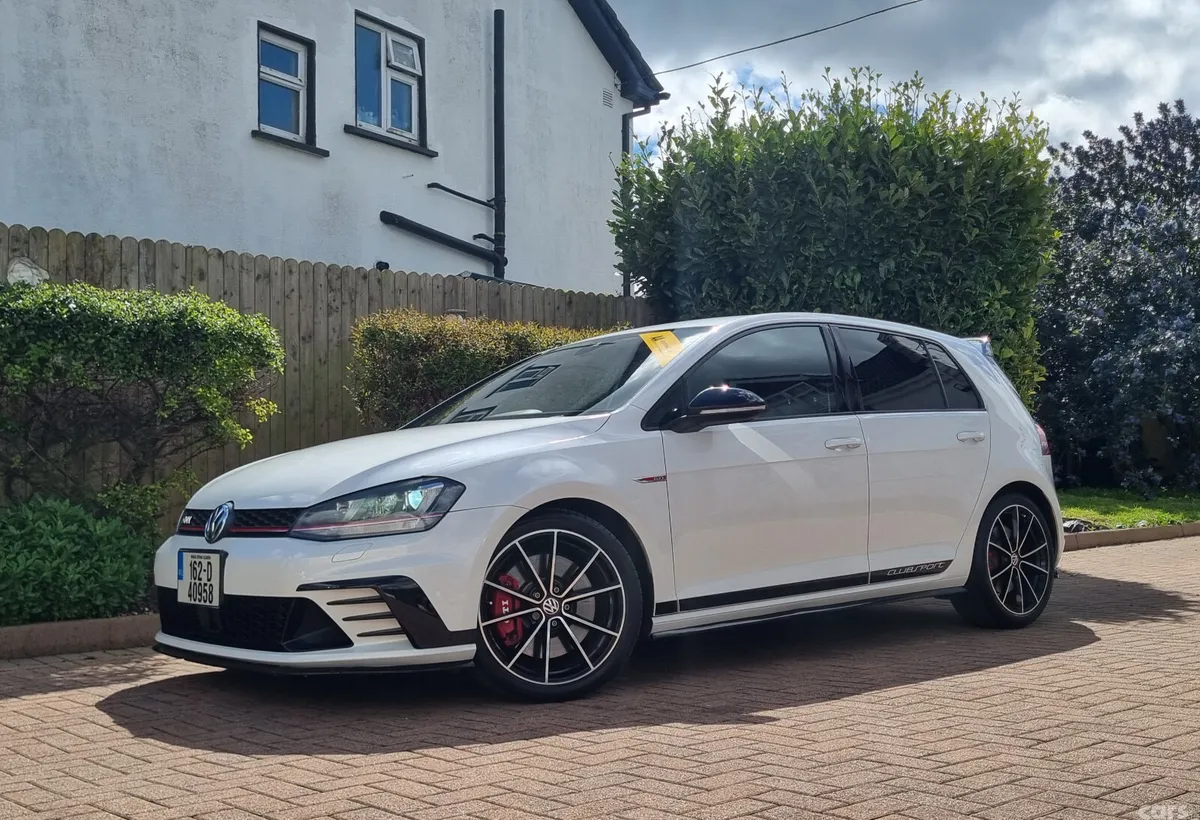 Volkswagen Golf Hatchback, Petrol, 2016, White