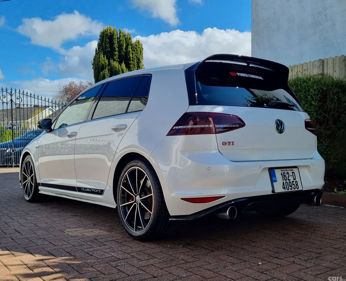 Volkswagen Golf Hatchback, Petrol, 2016, White