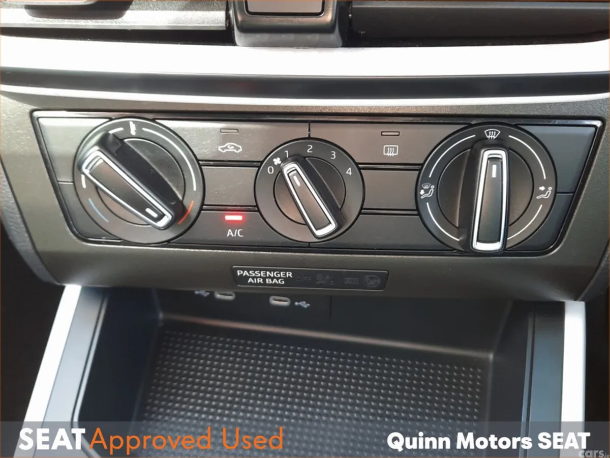 SEAT Arona Hatchback, Petrol, 2024, Green