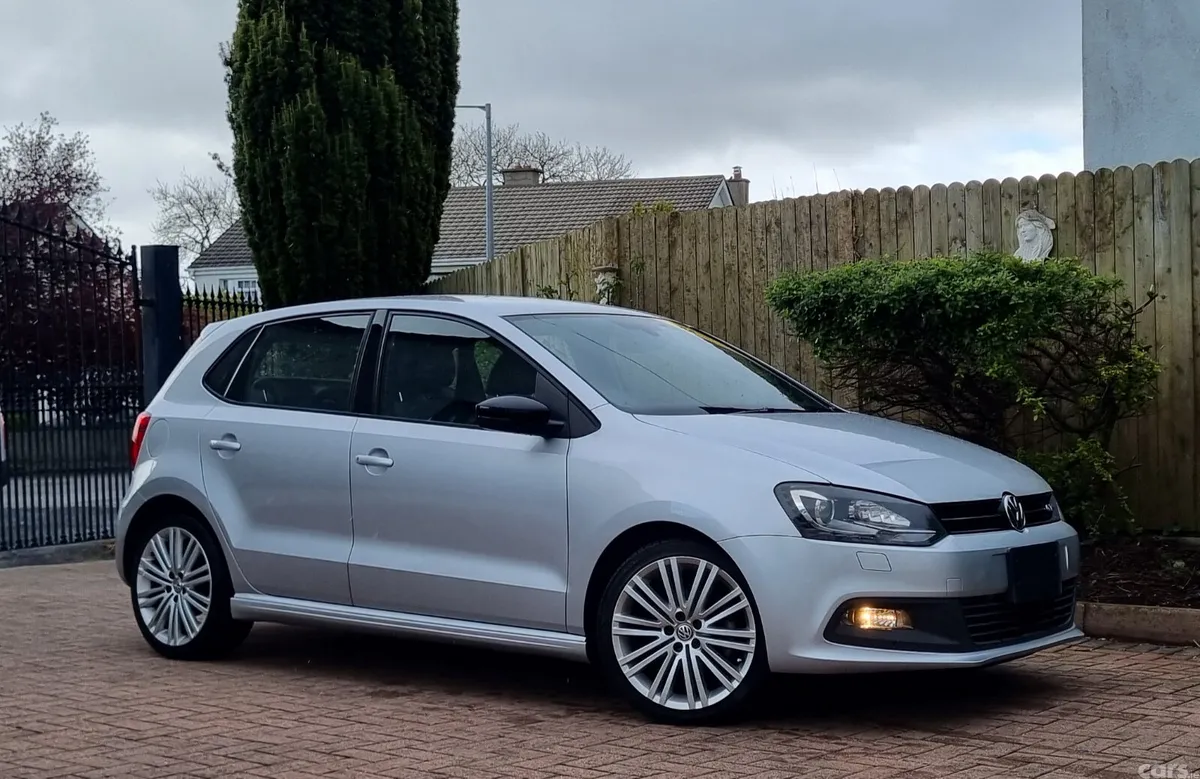Volkswagen Polo Hatchback, Petrol, 2014, Silver