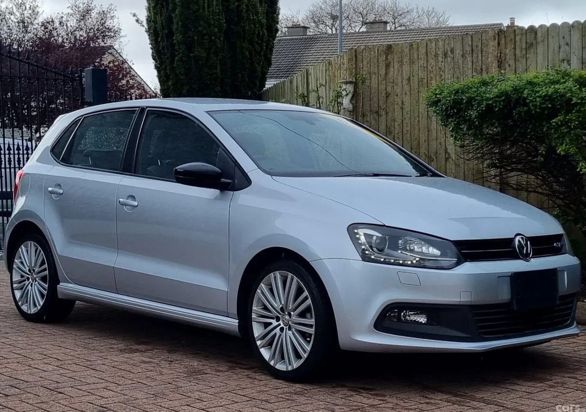 Volkswagen Polo Hatchback, Petrol, 2014, Silver
