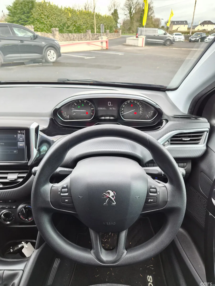 Peugeot 208 Hatchback, Petrol, 2017, Blue