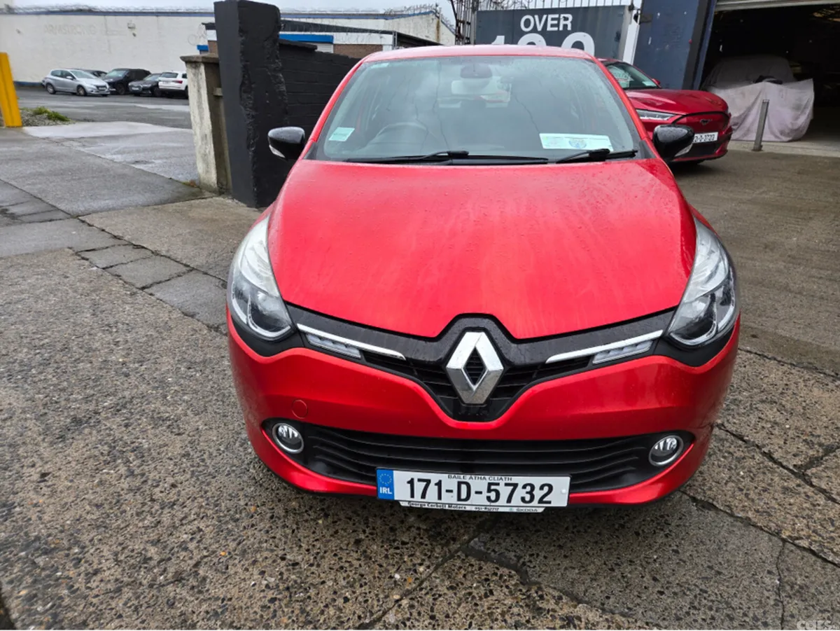 Renault Clio Hatchback, Diesel, 2017, Red