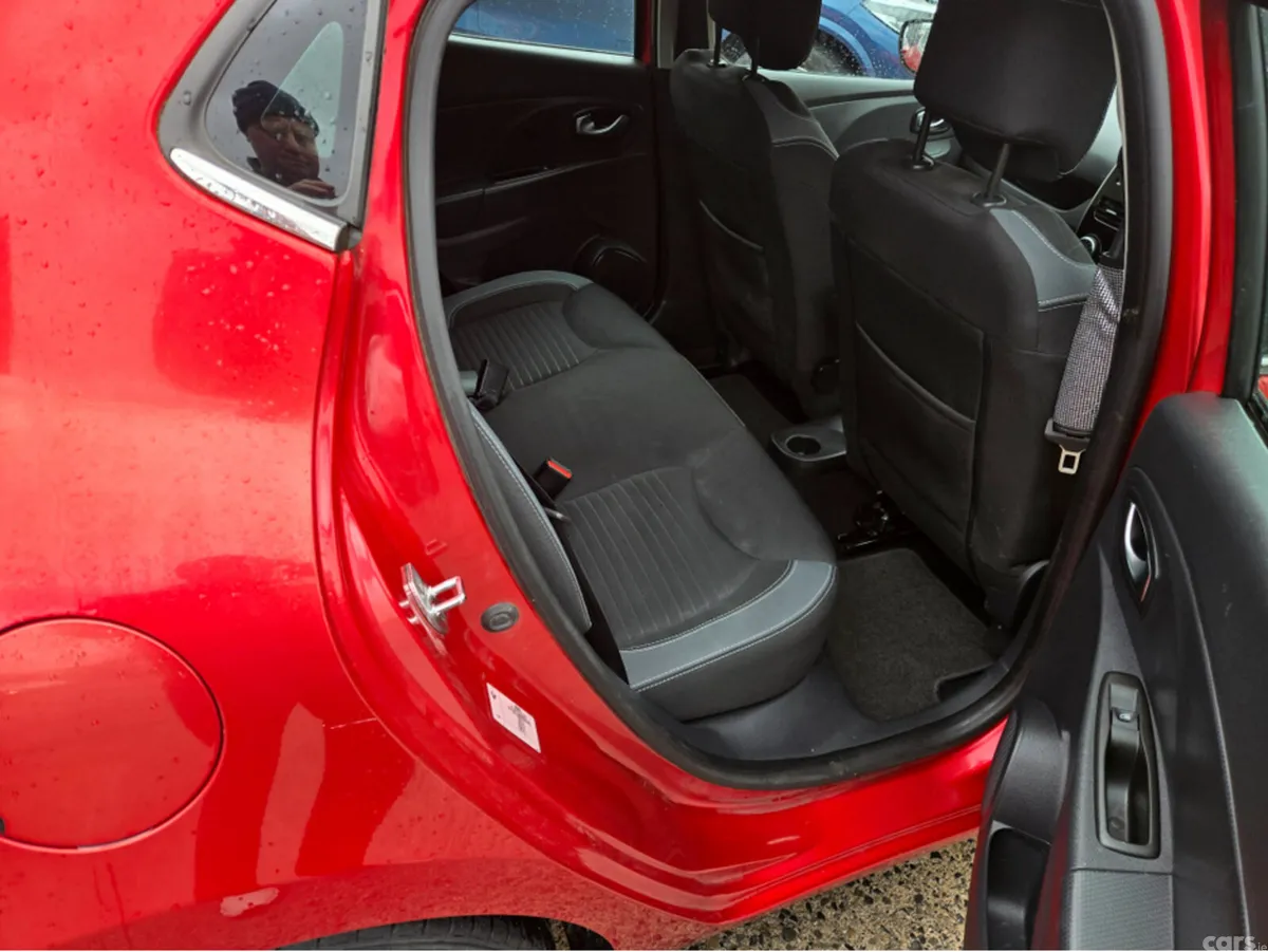 Renault Clio Hatchback, Diesel, 2017, Red