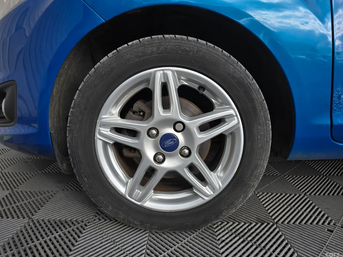 Ford Fiesta Hatchback, Petrol, 2014, Blue