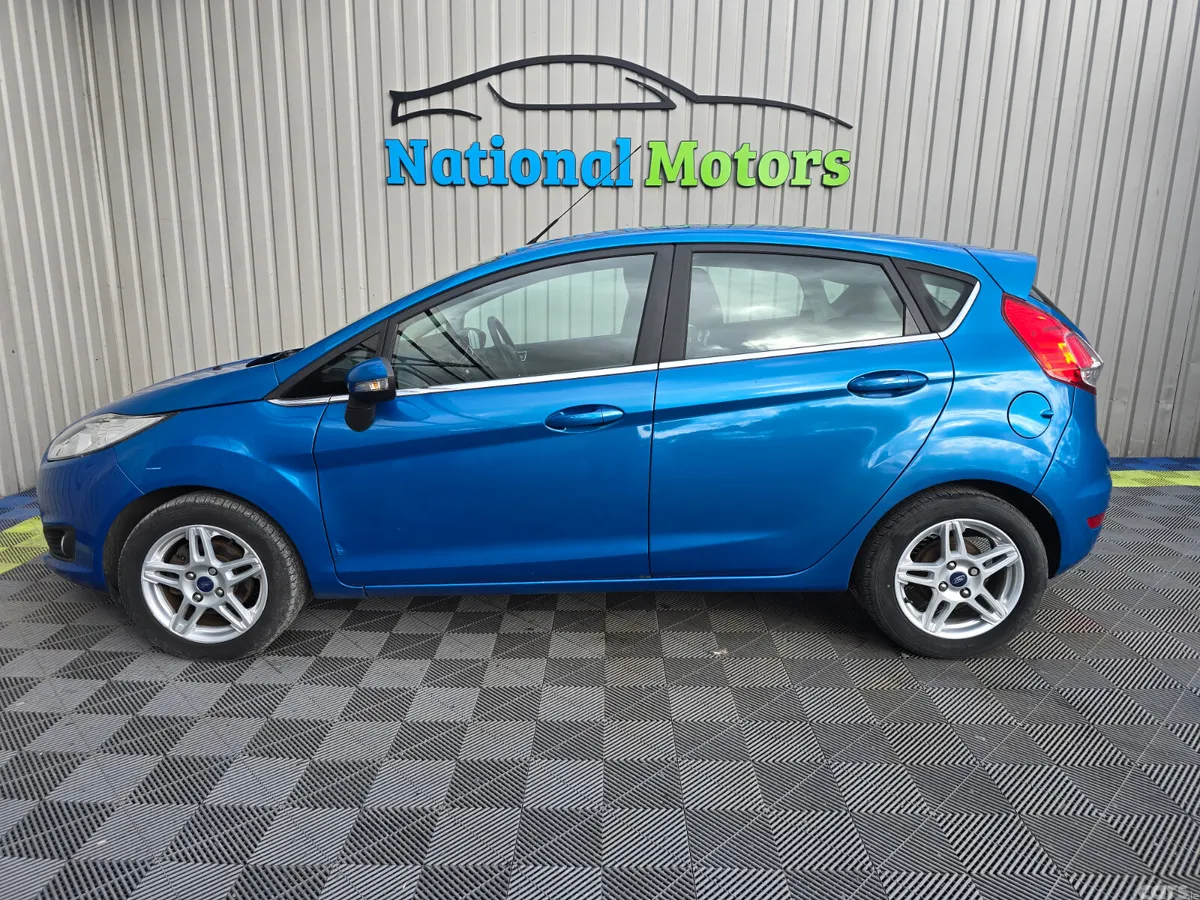 Ford Fiesta Hatchback, Petrol, 2014, Blue