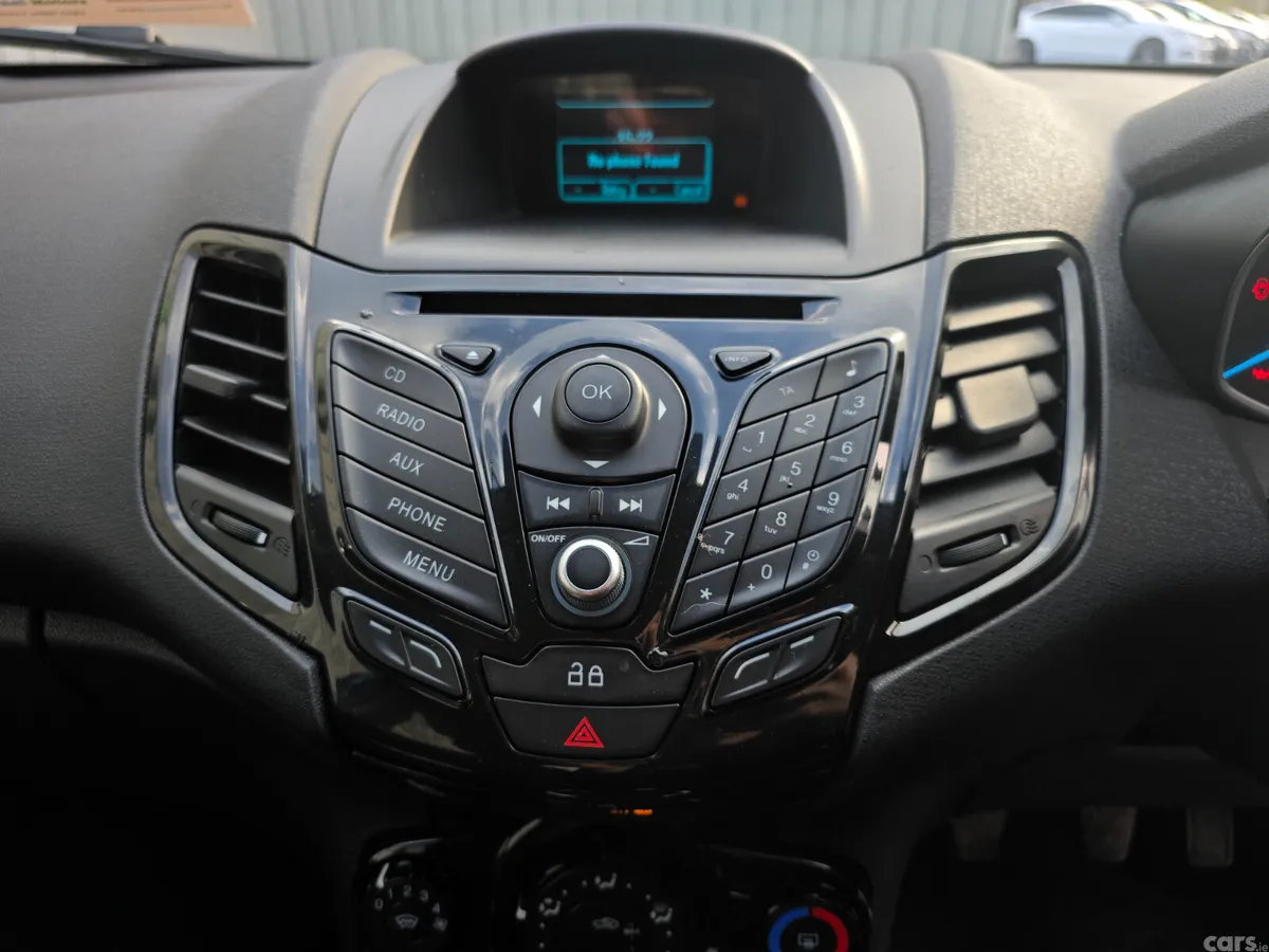 Ford Fiesta Hatchback, Petrol, 2014, Blue