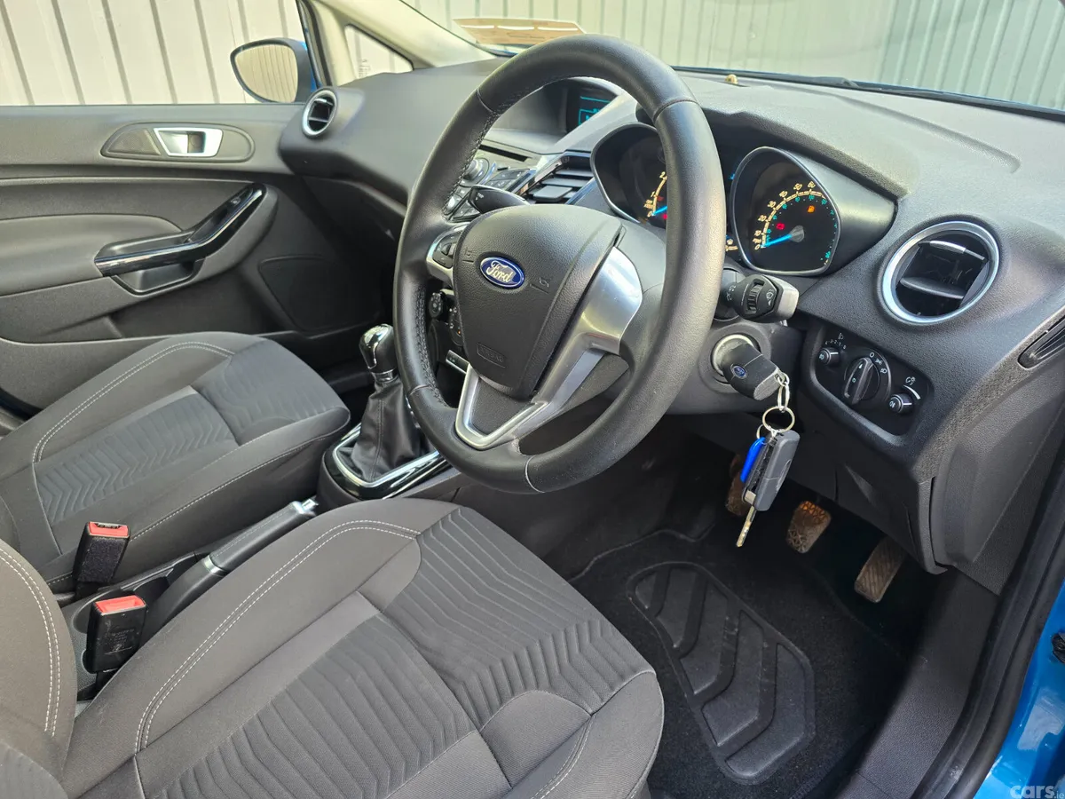 Ford Fiesta Hatchback, Petrol, 2014, Blue