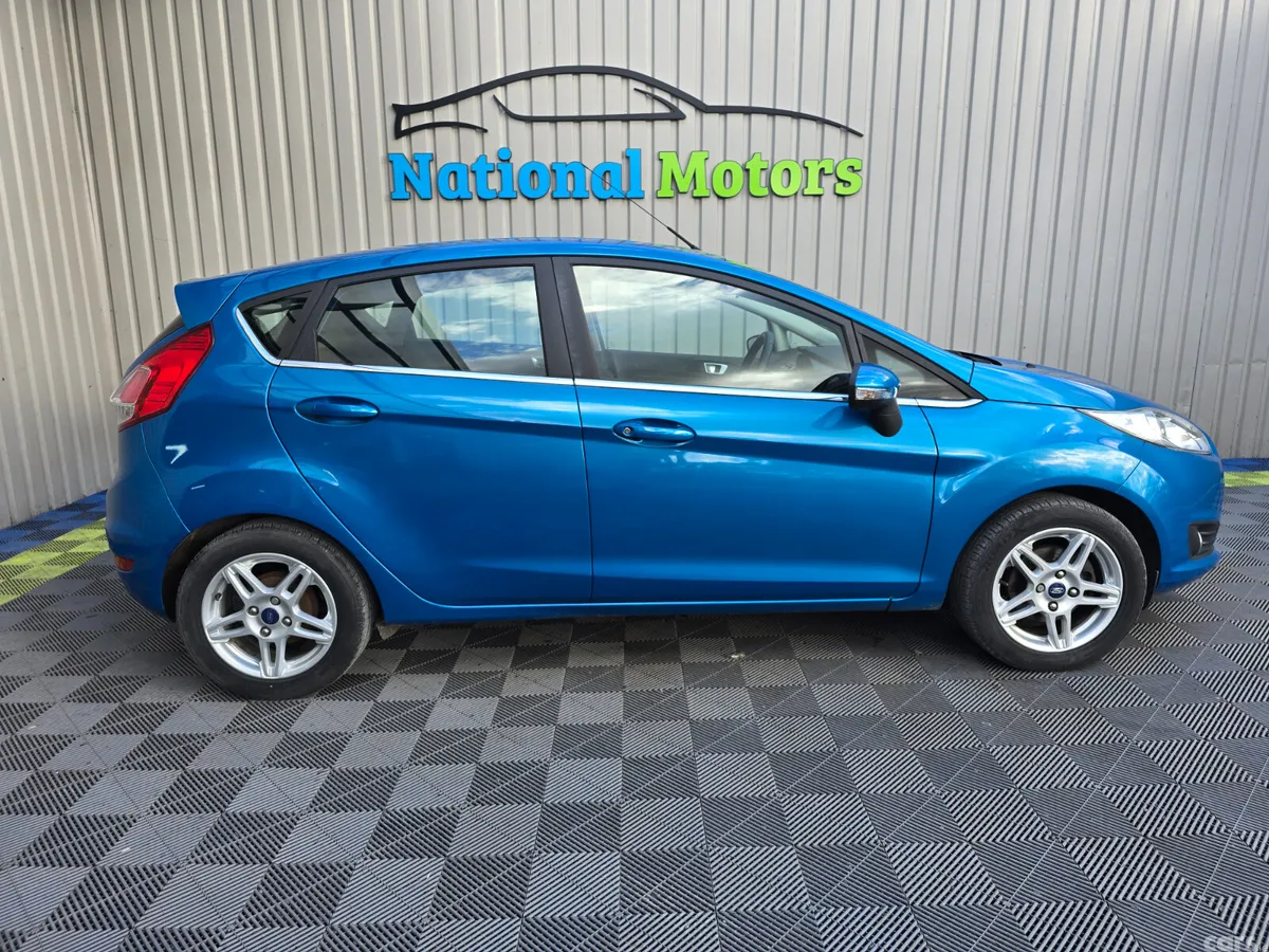 Ford Fiesta Hatchback, Petrol, 2014, Blue