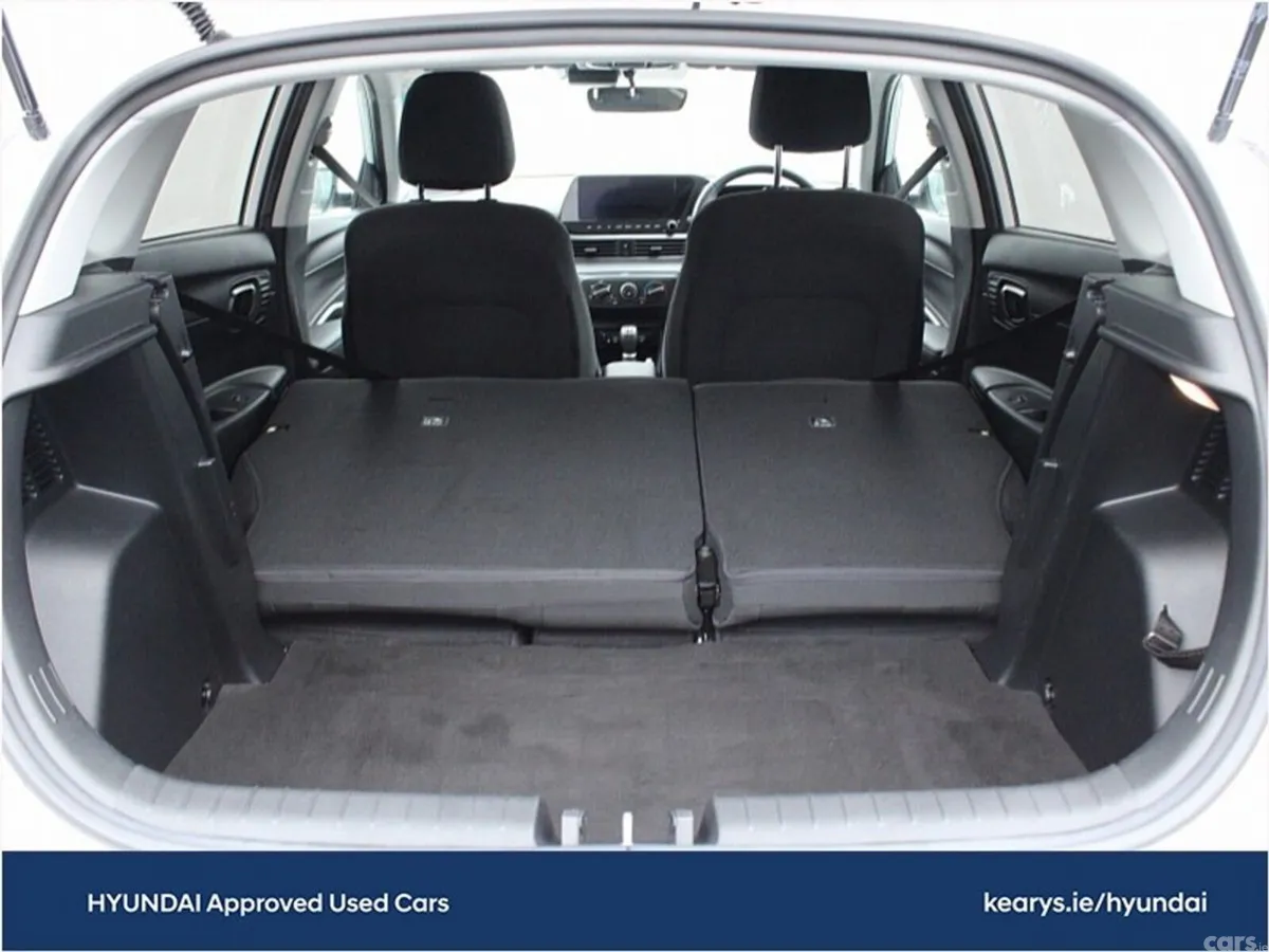 Hyundai i20 Hatchback, Petrol, 2025, White