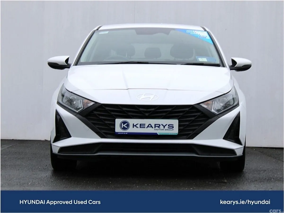 Hyundai i20 Hatchback, Petrol, 2025, White