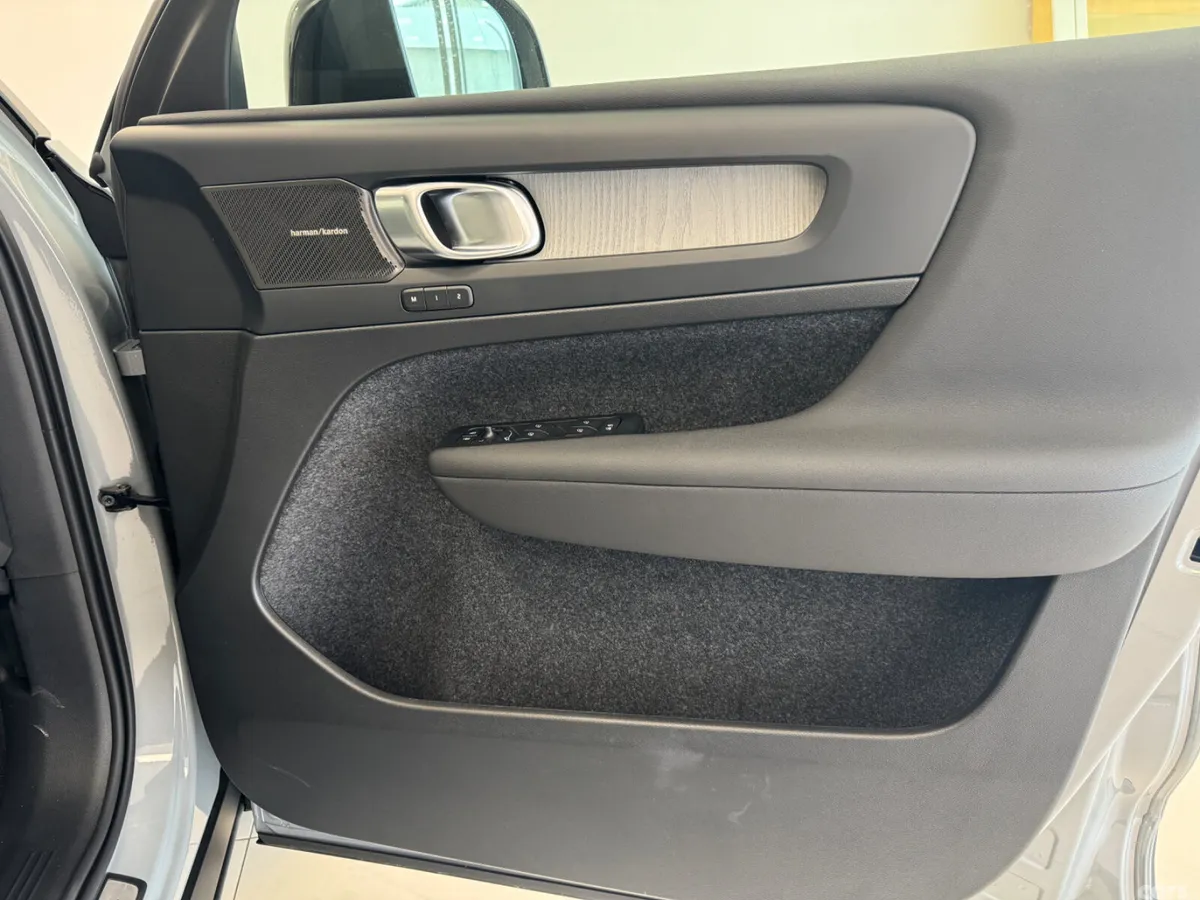 Volvo EX40 SUV, Electric, 2026, Grey