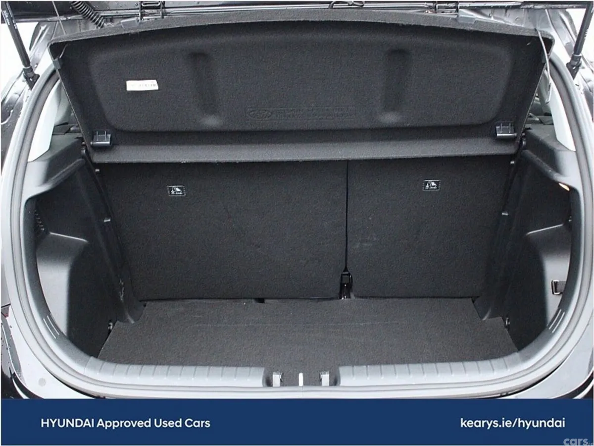 Hyundai i20 Hatchback, Petrol, 2024, Black