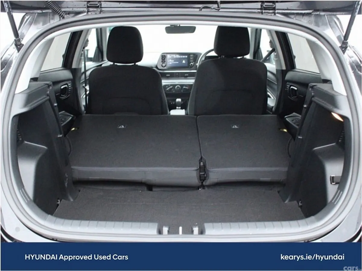 Hyundai i20 Hatchback, Petrol, 2024, Black