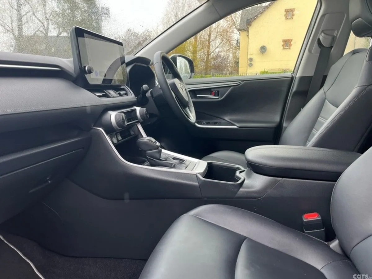 Toyota RAV4 SUV, Petrol Hybrid, 2025, Grey