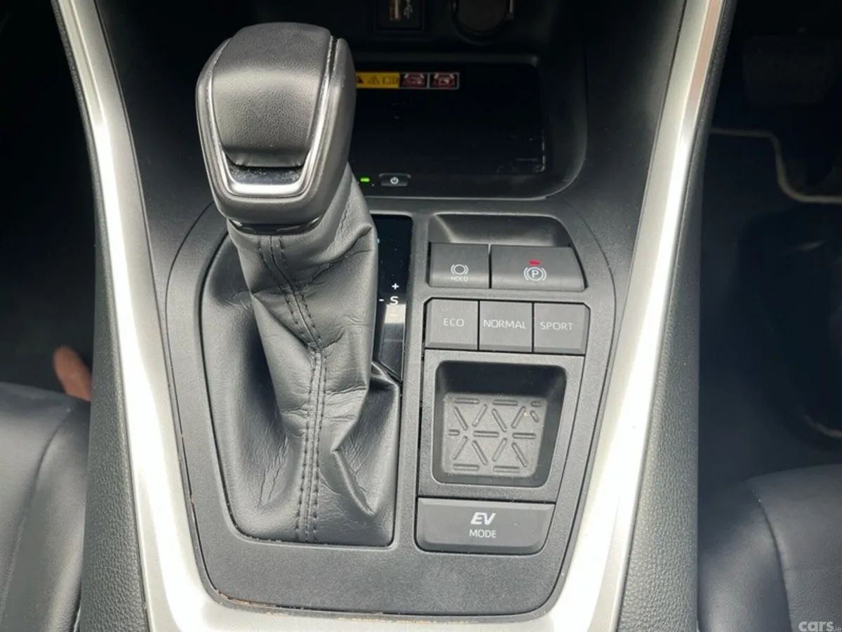 Toyota RAV4 SUV, Petrol Hybrid, 2025, Grey