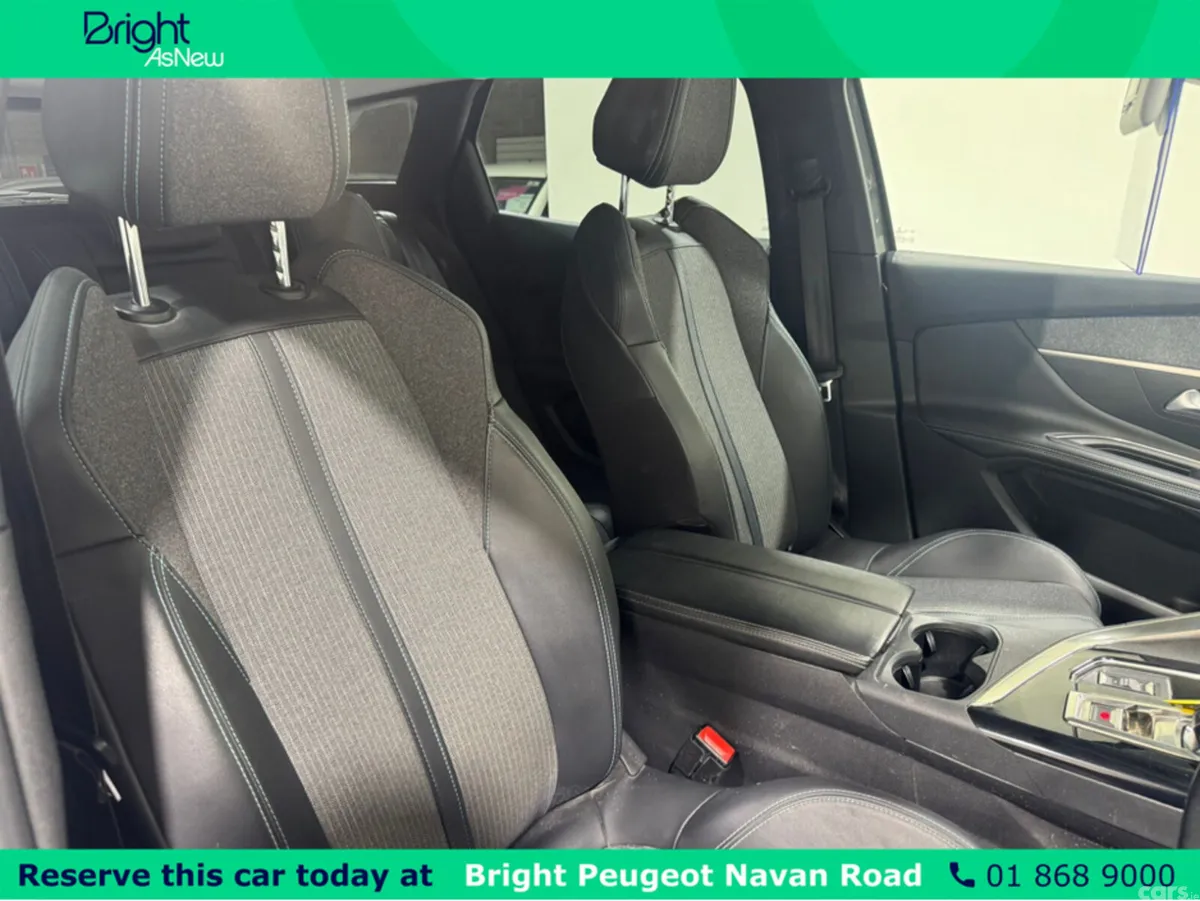 Peugeot 3008 MPV, Petrol, 2023, Grey