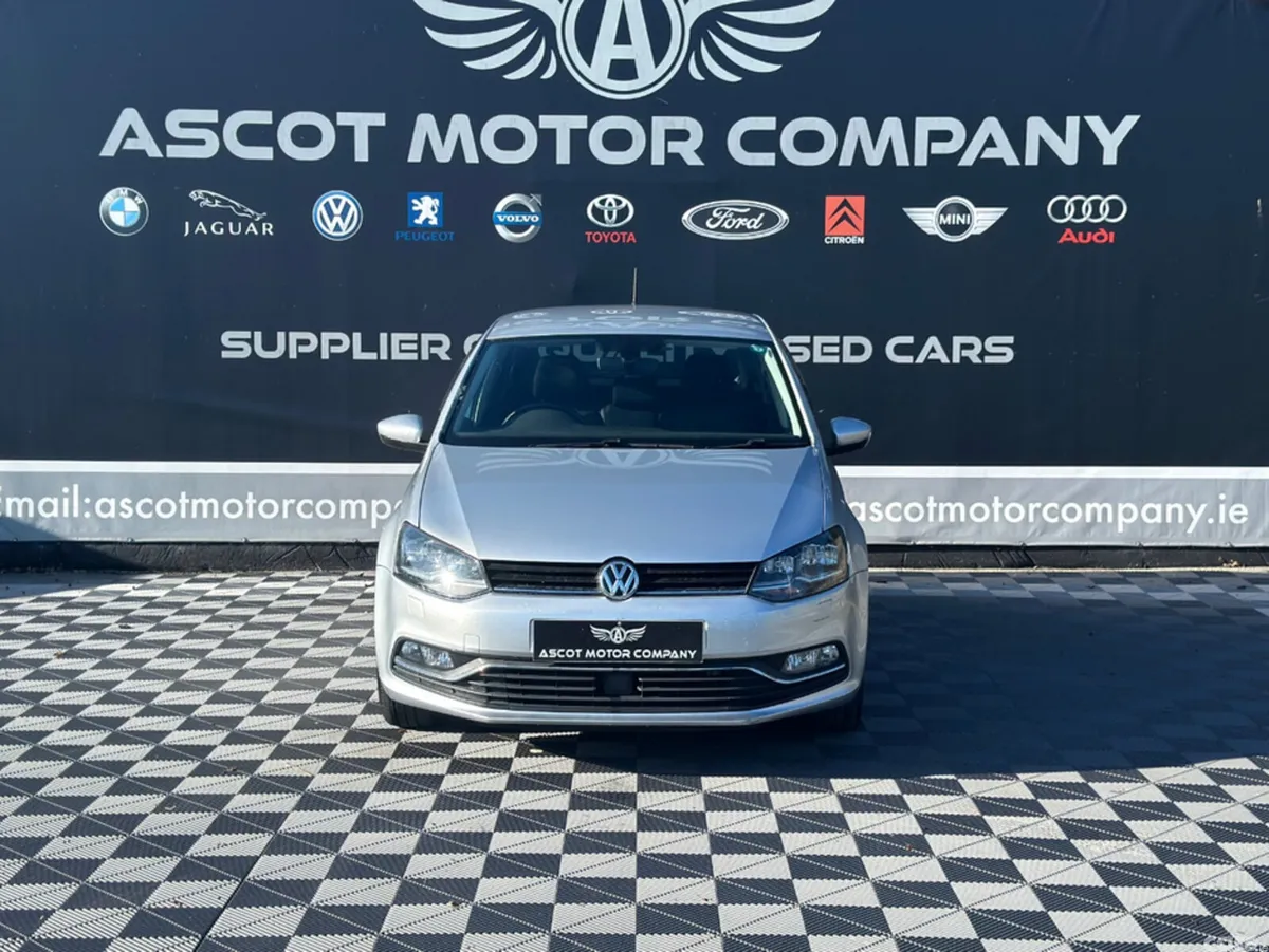 Volkswagen Polo Hatchback, Petrol, 2015, Silver